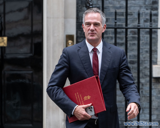 英国科学、革命与期间大臣彼得・凯尔。